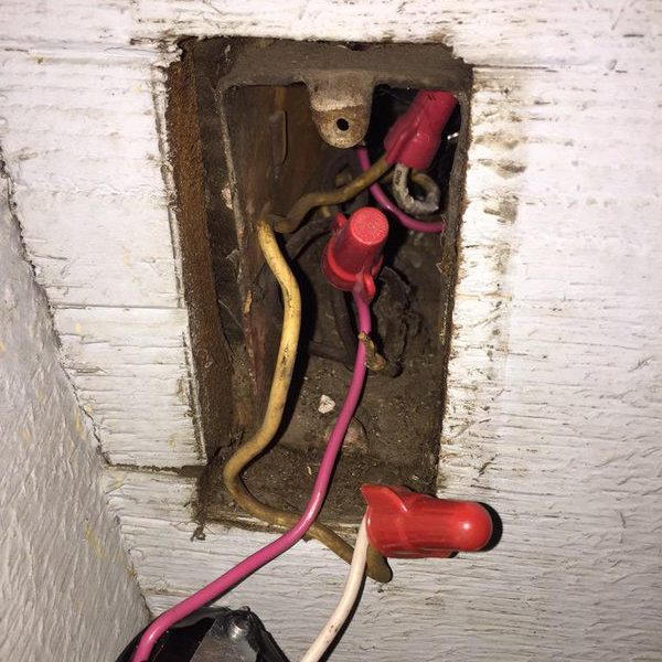 After hours of troubleshooting, found this loose neutral wire that was causing a power outage for decades